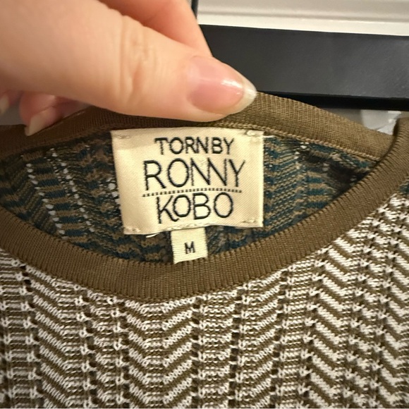 Ronny Kobo Boho Cheffie Chevron Patterned Long Sleeve Maxi Dress-Olive Green - Picture 3 of 11